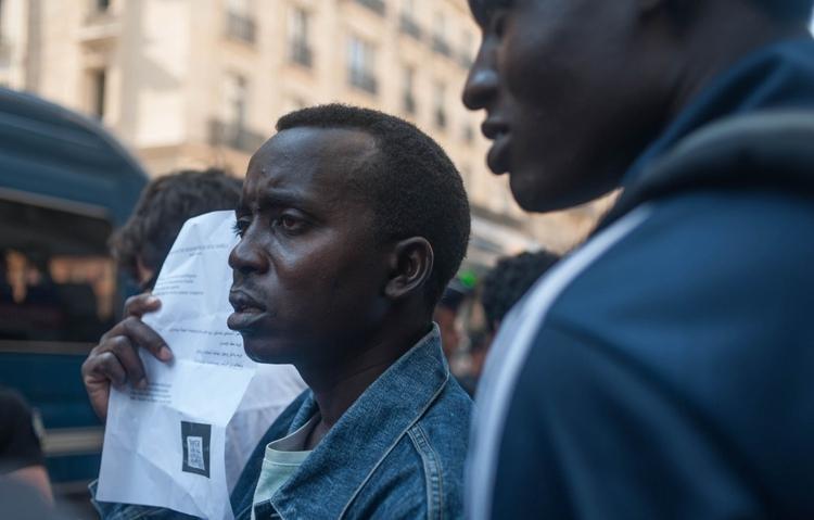 巴黎北部一处非法移民营地被法国警察第三次疏