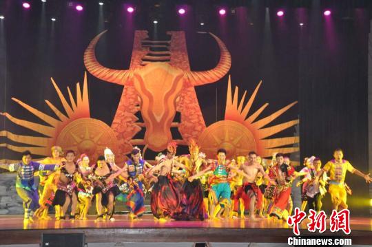 云南大型民族原生态歌舞剧《天赐普洱》《佤部落》全国巡演