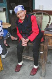 都江堰最长寿老人：116岁罗齐氏五代同堂祝高寿