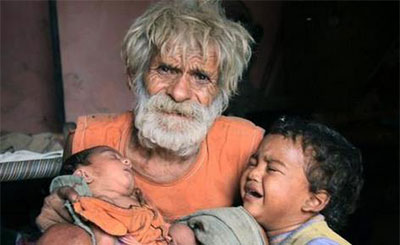震惊!印度94岁老汉生俩儿子 网友:怎么做到的(