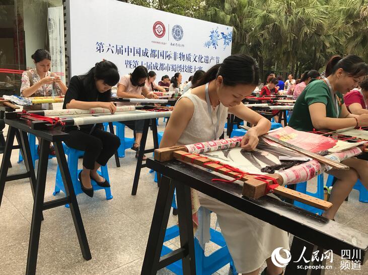  第六届中国成都国际非物质文化遗产节蜀绣技能大赛引人注目