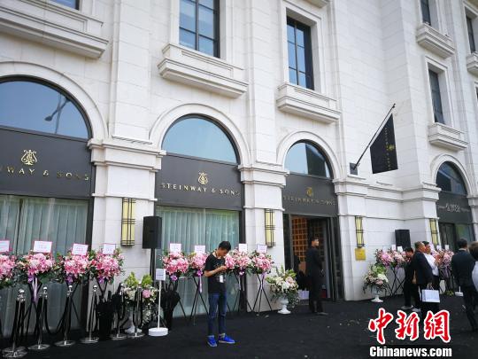 逾2000万元艺术外壳钢琴北京“揭开面纱”