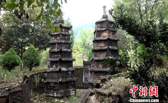 湖南郴州发现墓塔林其中有罕见双子七级浮屠（图）