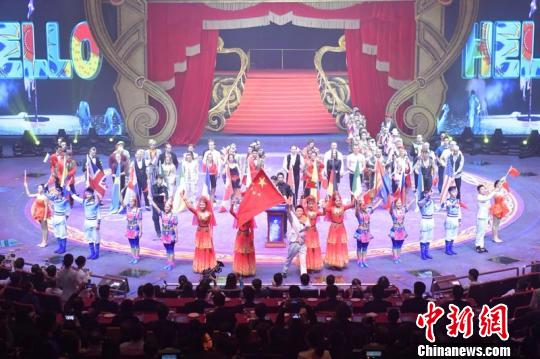 第四届中国马戏节开幕世界马戏精英珠海竞逐