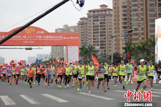 中国-东盟国际马拉松在广西开跑肯尼亚选手包揽冠军