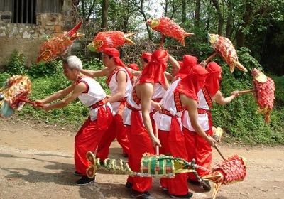 吉安鲤鱼灯舞：集武术舞蹈为一体的汉族民俗活动
