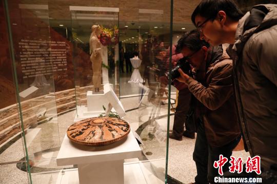 上海博物馆与雅典卫城博物馆“互换”珍宝迎两地观众