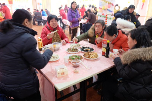 长沙雨花区举行“喜迎中国年，欢庆小年节”计生特殊家庭小年活动