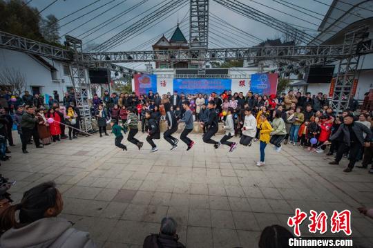 慢城浙江常山农民运动会开幕健身与趣味融为一体