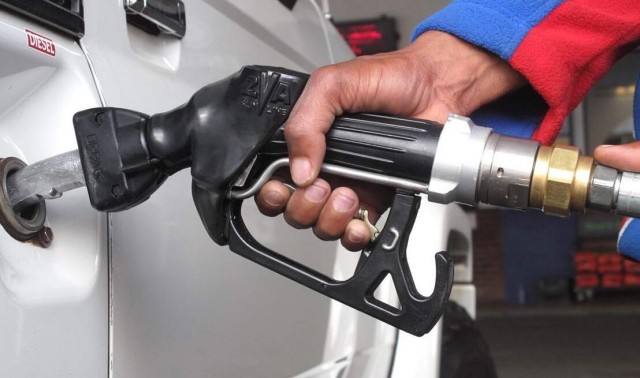 油价调整最新消息2018：成品油价格下调 92号汽油每升降0.1元！今日汽/柴油价格