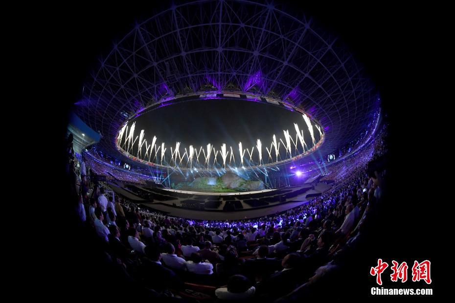 18日第十八届亚运会在印尼首都雅加达开幕