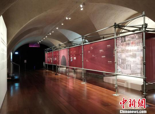 《南京长江大桥记忆计划》在英国伦敦设计双年展上代表中国大陆地区展出。被访者供图