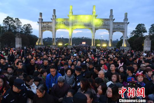 重庆大足石刻国际旅游文化节开幕数十万游客将朝佛参观