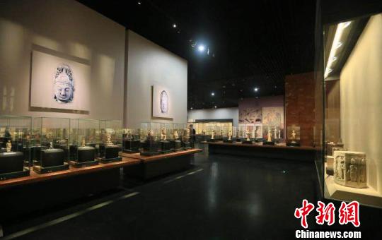 图为“花重锦官城——成都历史文化陈列·古代篇”展厅。　钟欣 摄