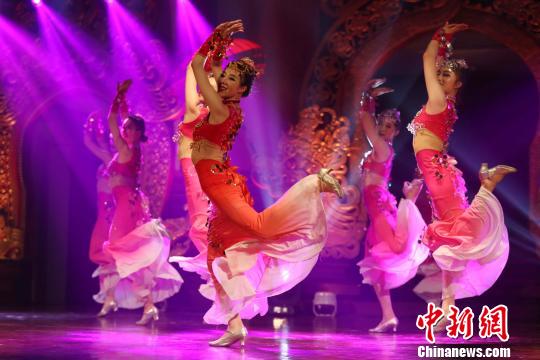 图为中国少数民族舞蹈表演。李常达 供图