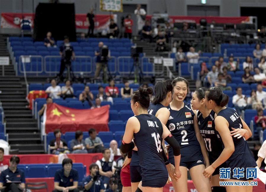 （体育）（12）排球——女排世界杯：中国队胜俄罗斯队
