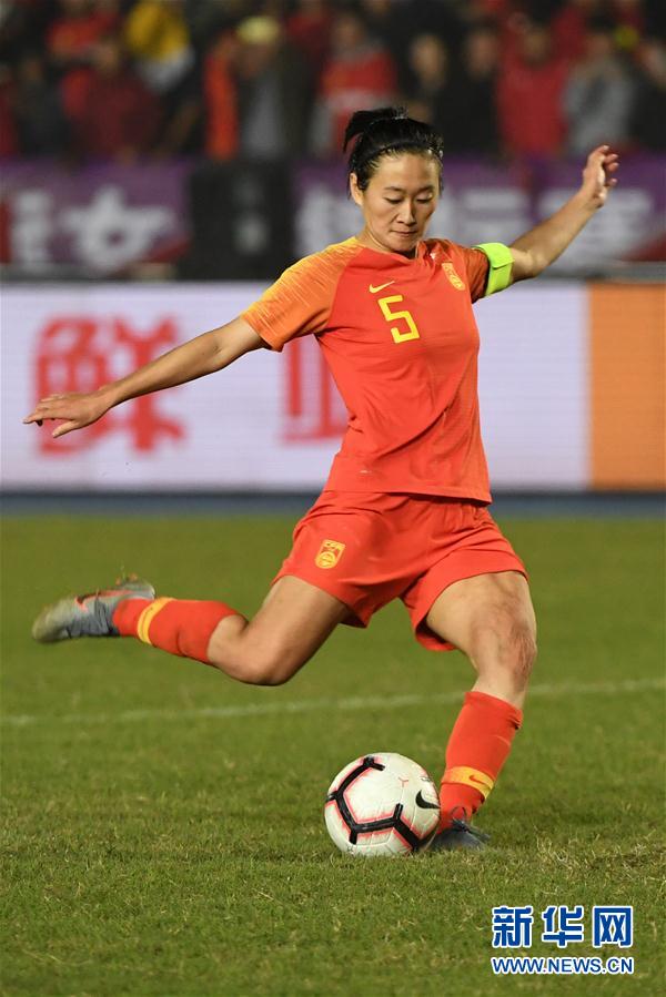 （体育）（5）足球——永川国际女足锦标赛：中国队夺冠