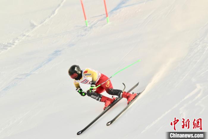 “十四冬”高山滑雪全能比赛黑龙江包揽两枚金牌