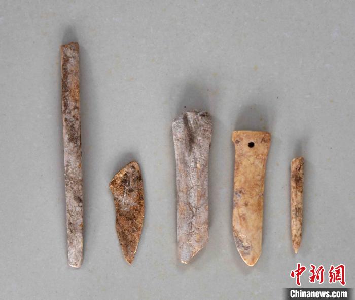 图为乃仁陶勒盖遗址出土文物。内蒙古自治区文物考古研究所供图