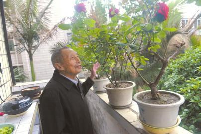 蓬安87岁老教师捐款10多万 18年坚持只为感恩
