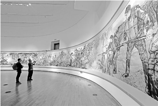 美院师生合作绘制了一幅高3米，长达80米的国画长卷。