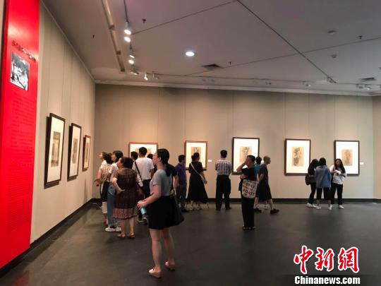“新中国艺术造型探索”素描展在广州美术学院开幕