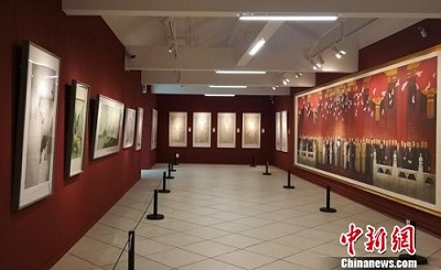 凤凰艺术年展展厅展出19位中外艺术家的200余件作品。 主办方供图