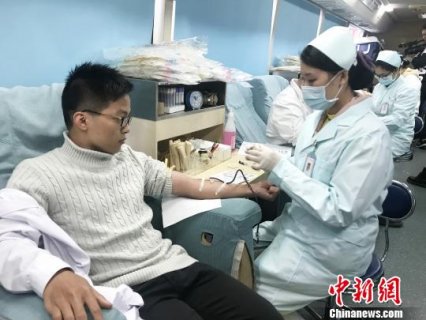 广西南宁启动医务人员“献血月”活动 呼吁无偿献血