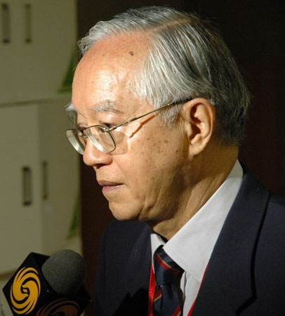 图文：国务院发展研究中心研究员吴敬琏接受采访
