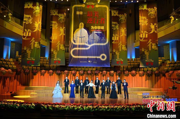 国家大剧院与北京广播电视台联合推出国际护士节主题音乐会 刘方 摄