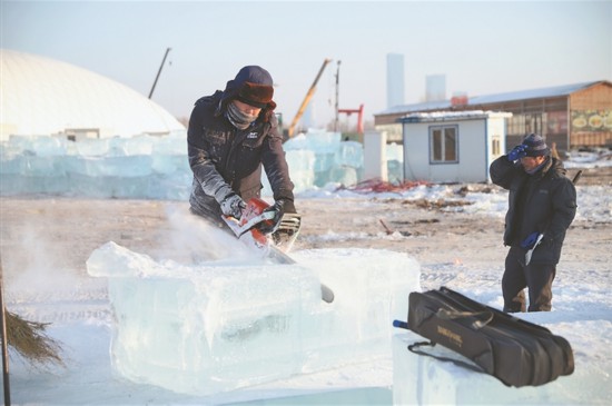 哈尔滨冰雪大世界 冰建施工正式开始
