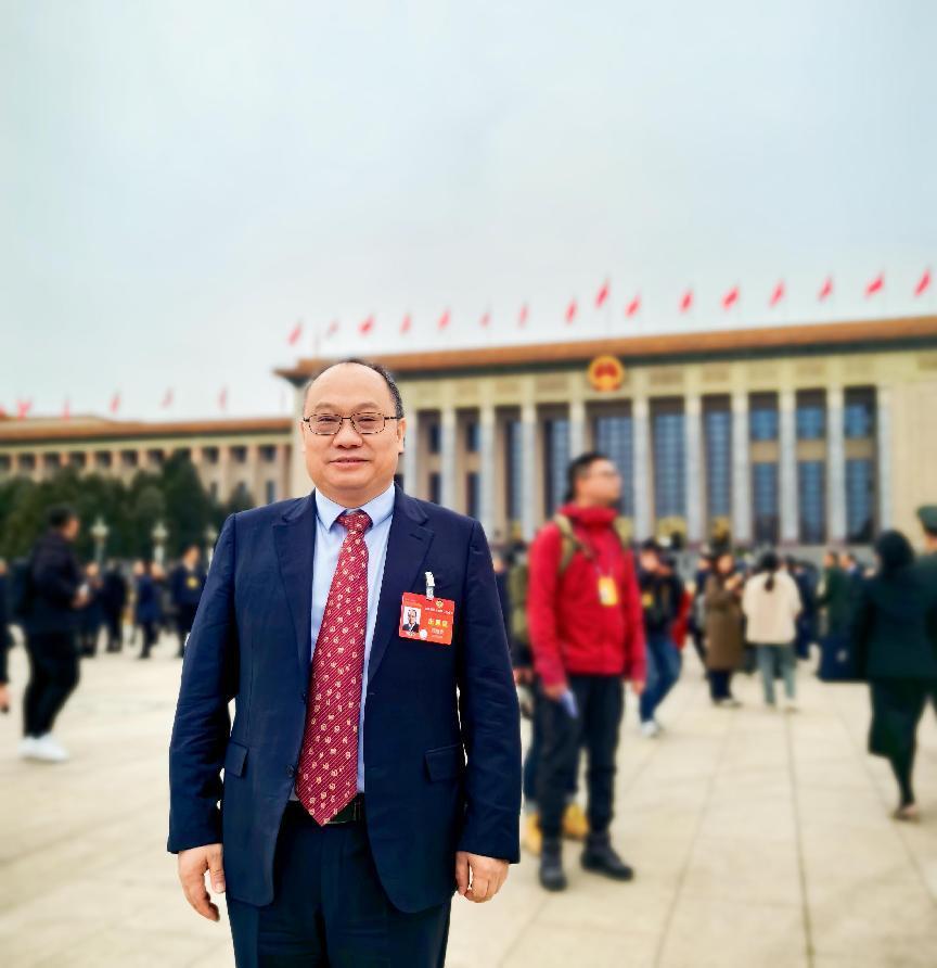 全国政协委员、北京大学口腔医院院长邓旭亮。受访者供图